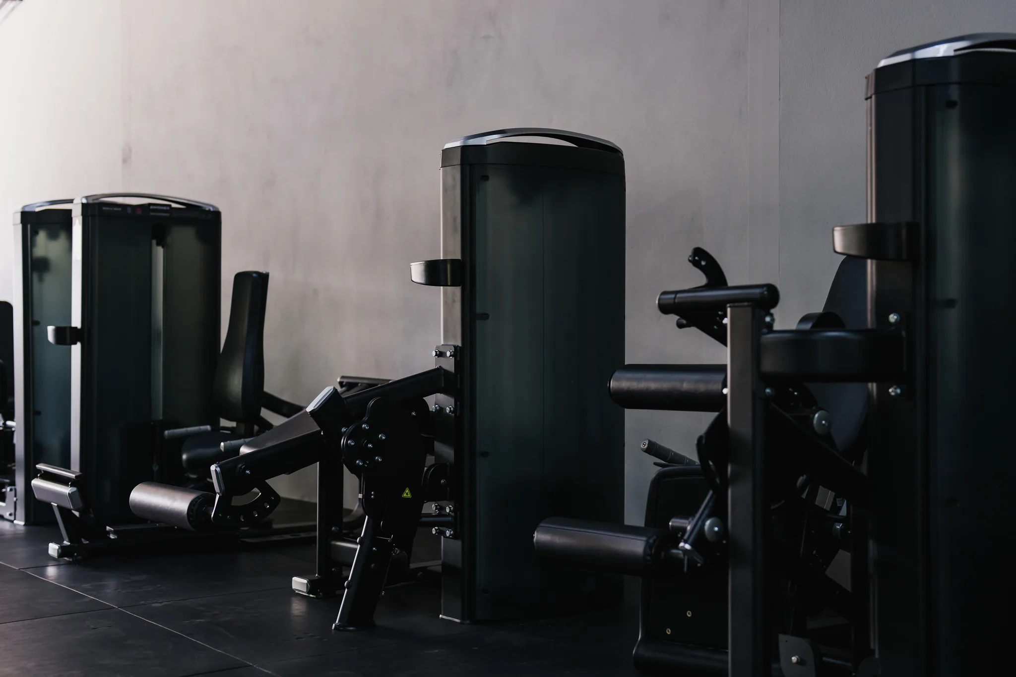 Pin-loaded resistance machines at EMPOWER Gym Kamala